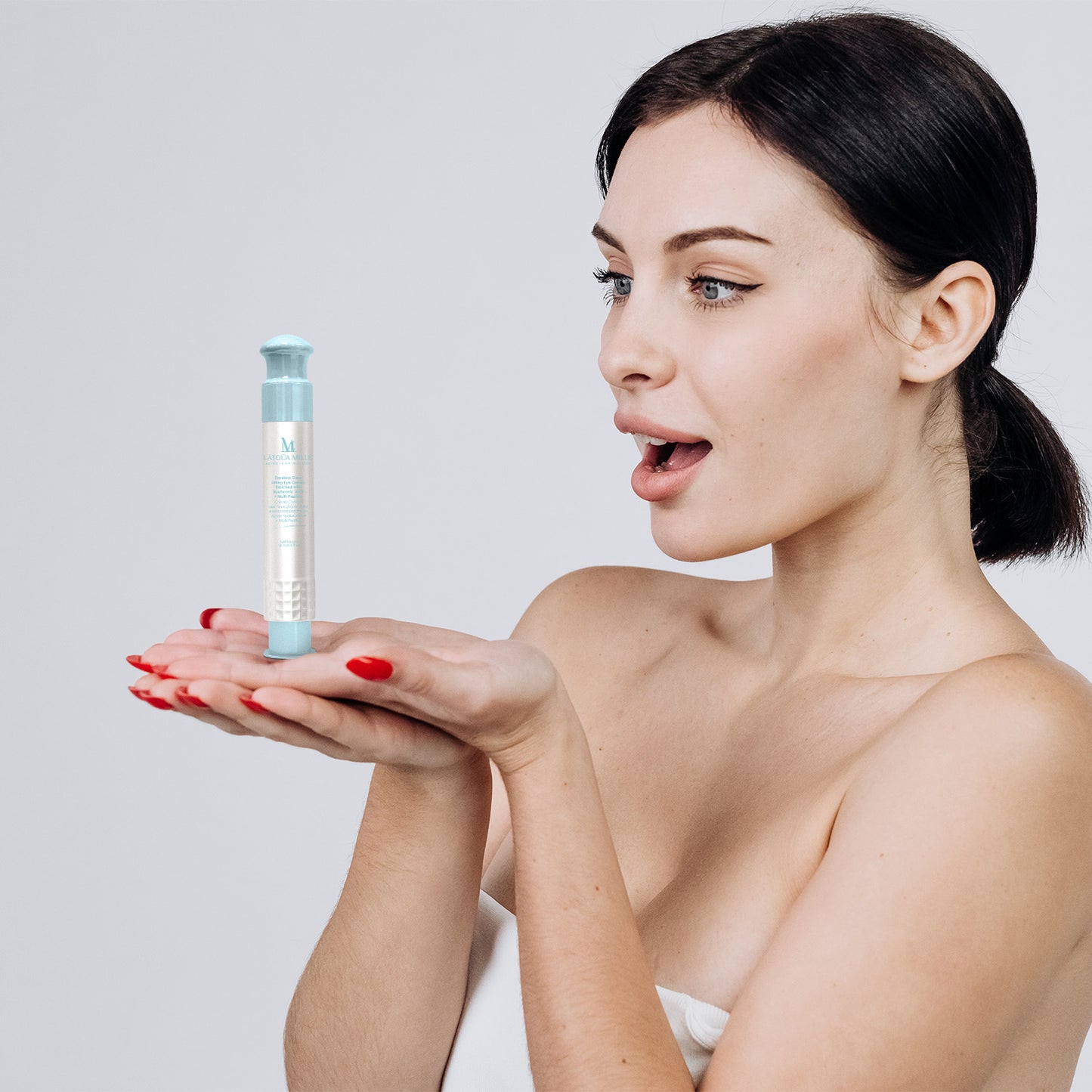 Timeless Glow Lifting Eye Cream Enriched with Hyaluronic Acid + Multi-Peptide